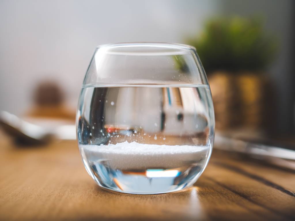 Wasser trinken, kalk wasser